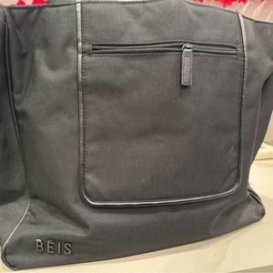 Beis East to West tote Black